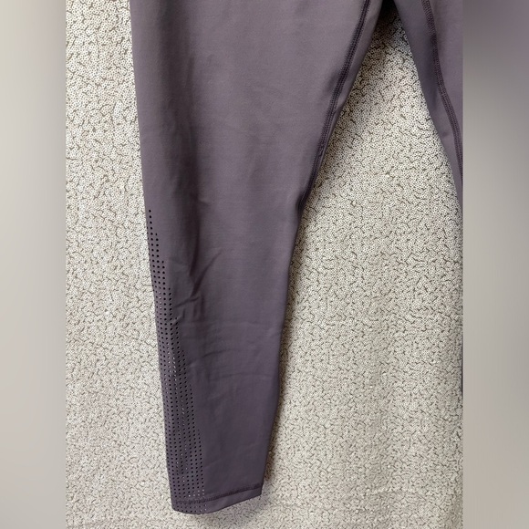 ZYIA Active Plum Slate Flame Light N Tight LNT Hi-Rise Legging 7/8 / large - Picture 2 of 6